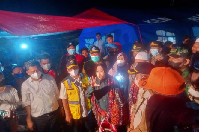 
					Mensos Ingatkan Plt Bupati Padang Lawas Gegara Dapur Umum Korban Banjir yang Minim