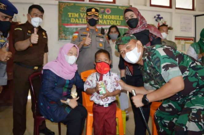 
					Dandim 0212/Tapsel Bersama Forkopimda Tinjau Pelaksanaan Kick Off Vaksinasi C-19 Anak