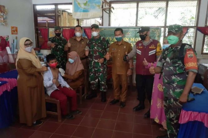 
					Tinjau Vaksinasi Anak Usia 6 – 11 Tahun, Dandim 0212/Tapsel : Supaya Anak Terlindungi Covid-19