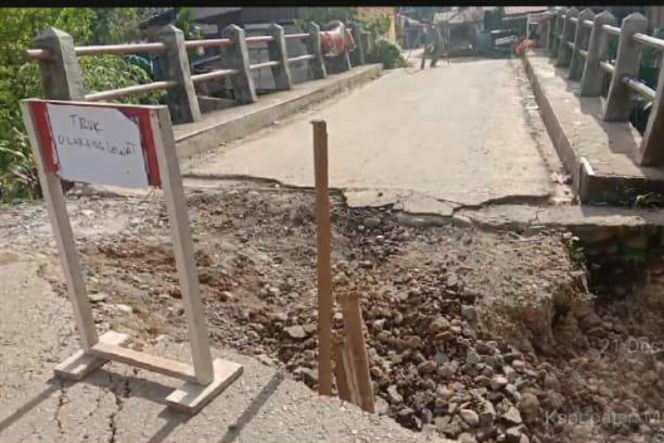
					Jembatan Desa Lobung Anjlok, Warga Minta Perhatian Serius Pemkab Madina
