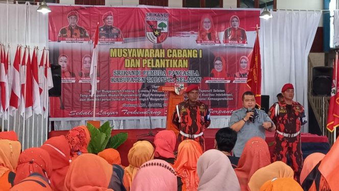 
					Bupati Dolly Pasaribu SPt, MM hadiri Muscab I Srikandi Tapanuli Selatan