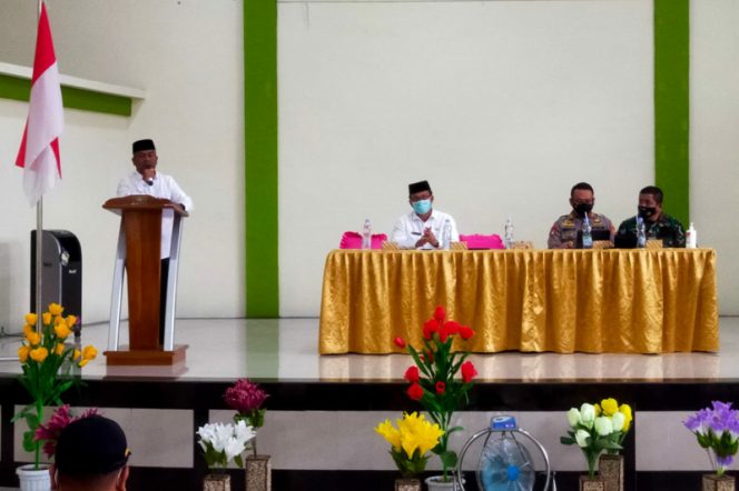 
					Plt. Bupati Palas Minta Kepala Sekolah Berperan Sukseskan Program Vaksinasi Anak 6-11 Tahun