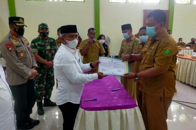 
					87 Kepala Sekolah SD Eks Barumun Tandatangani Fakta Integritas Vaksinasi Anak