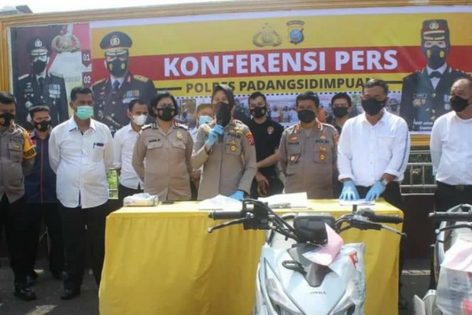 
					Polres Padangsidimpuan Gelar Konferensi Pers Kasus Jambret Berujung Maut