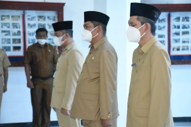 
					Bupati Madina Lantik Tiga Pejabat Eselon III