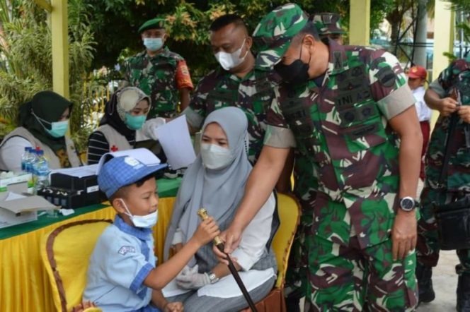 
					Danrem 023/KS Tinjau Vaksinasi Anak Usia 6-11 Tahun Diwilayah Kodim 0212/Tapsel