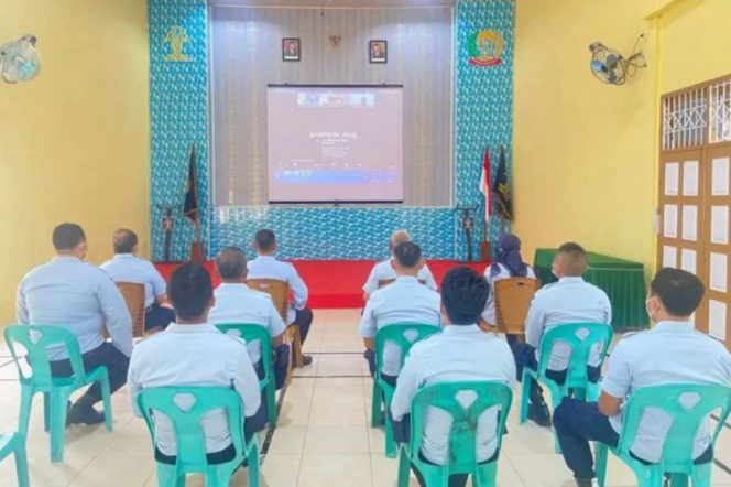 
					Lapas Kelas IIB Padangsidimpuan Ikuti Seminar Nasional dan Launching Buku Saku Secara Virtual