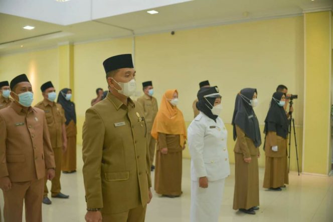 
					Wawakot Lantik 20 Pejabat Administrator dan Pengawas Lingkungan Pemko Padangsidempuan