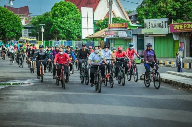 
					Semarakkan Event Sumatera Enduro Series Seri I, Walikota Ikut Meriahkan Pawai Bersepeda Bersama ISSI
