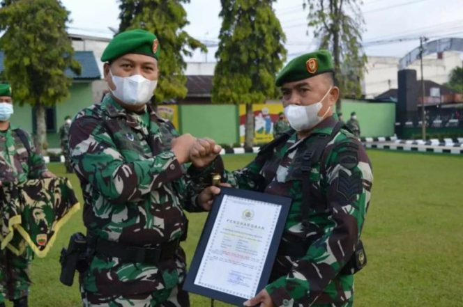 
					Upacara Pelepasan Personel Kodim 0212/TS, Dandim Berikan Piagam Penghargaan