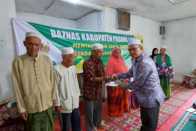 
					361 Fakir Miskin Dan Jompo Menerima Zakat Baznas Palas