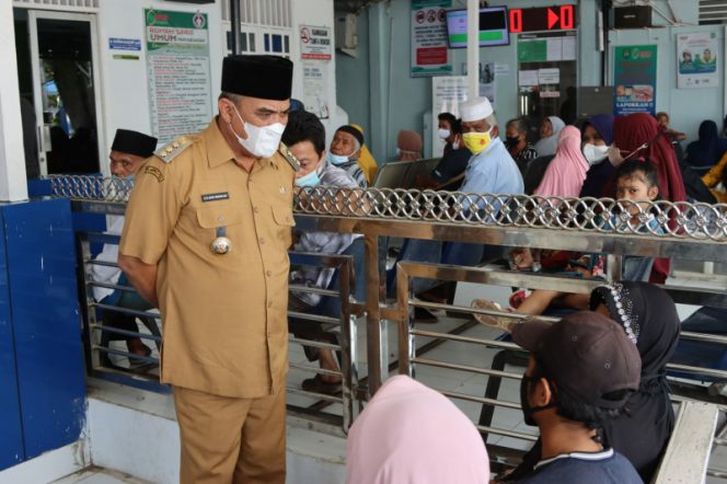 
					Bupati Cek Langsung Kendala Terlambatnya Pelayanan BPJS di RSUD Panyabungan