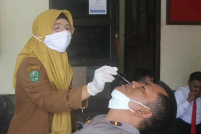 
					Pastikan Terhindar Covid-19, Personil Polres Padang Sidempuan Laksanakan Swab Antigen
