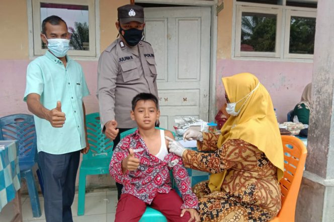 
					72 Siswa SD Negeri 325 Sinunukan Ikuti Vaksinasi Tahap II