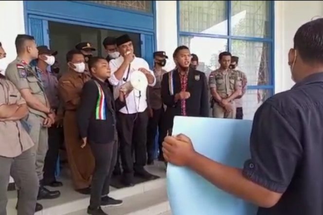 
					Duduga Lakukan Kutipan Liar di Sekolah, IM3 Minta Kepala Inspektorat Madina Dicopot