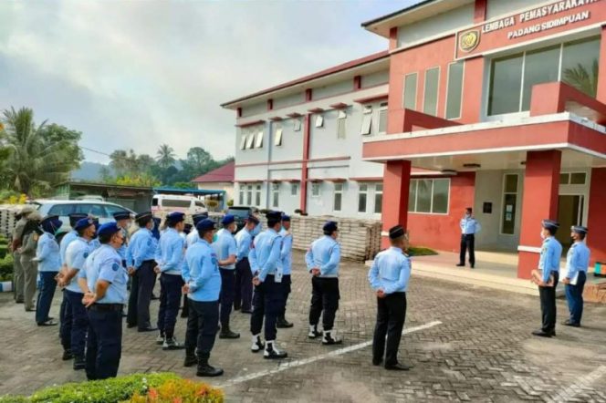 
					Kalapas Kelas IIB Padang Sidempuan Pimpin Apel Pagi Petugas