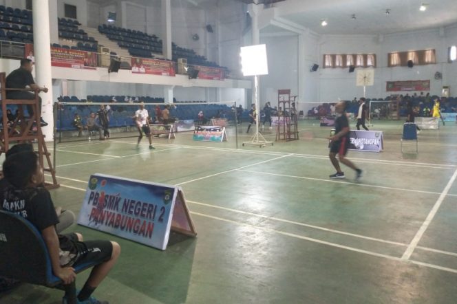 
					Pertandingan Hari Kedua Tournament Bulu Tangkis Madina Cup I Diprediksi Semakin Seru