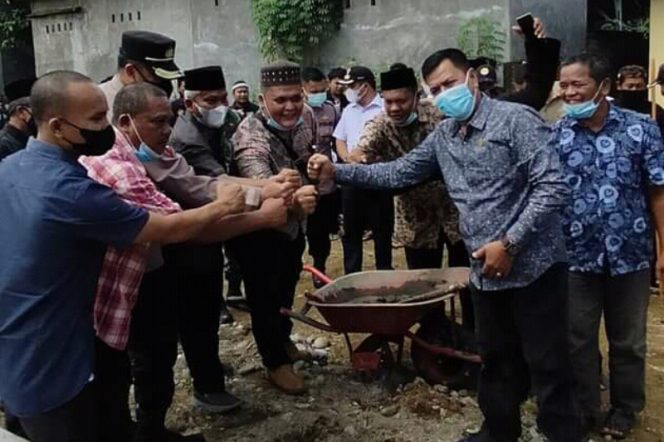 
					Zarnawi Letakkan Batu Pertama Pembangunan GOR Bulusonik FC