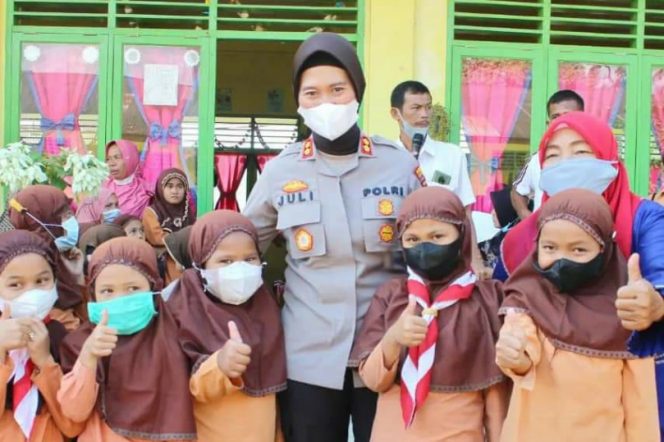 
					Kapolres AKBP Juliani Prihartini Tinjau Akselerasi Vaksinasi Presisi Polres Padang Sidempuan