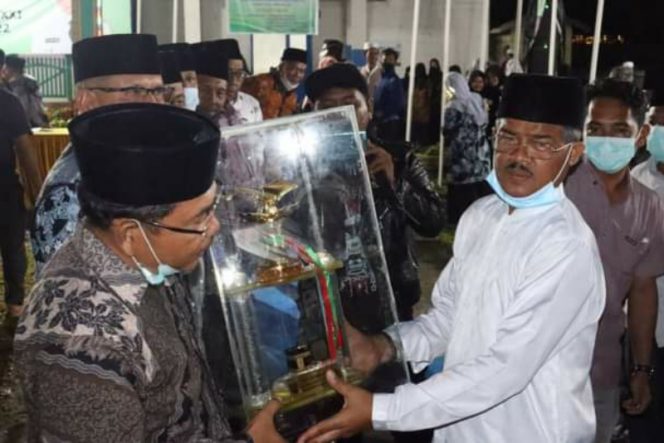 
					Sekdakab Madina Tutup MTQ ke-21, Kafilah Siabu Raih Peringkat Pertama