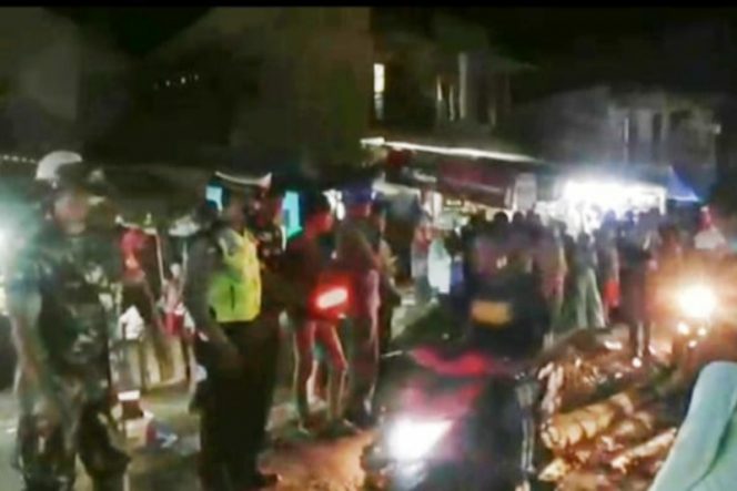 
					Banjir Runtuhkan Jembatan di Desa Mananti, Jalinsum Wilayah Palas Macet Mengular