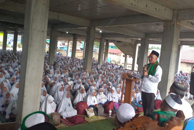 
					Wakil Ketua Komisi VIII DPR RI Kunjungi Ponpes Al Mukhlisin Palas