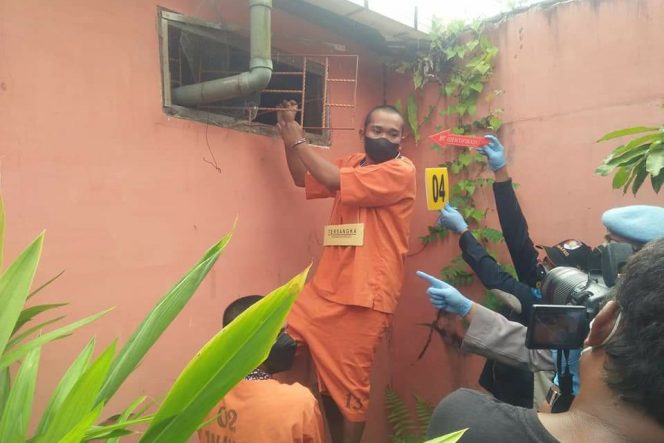 
					Tersangka Perankan 15 Adegan Saat Rekontruksi Pembunuhan Dokter Gigi di Hutaimbaru