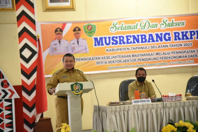 
					Buka Musrenbang RKPD Tapsel 2023, Bupati Minta Jajaran Fokus ke Program Prioritas