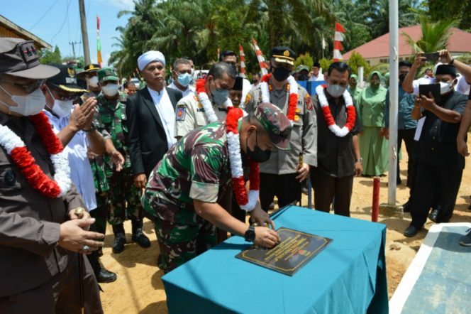 
					Kodim 0212/Tapsel Gelar Kegiatan Peresmian Kampung Pancasila Di Paluta