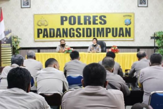 
					Kapolres Padangsidimpuan Beri Arahan Bhabinkamtibmas Jaga Kondusifitas Warga Beribadah Selama Ramadhan