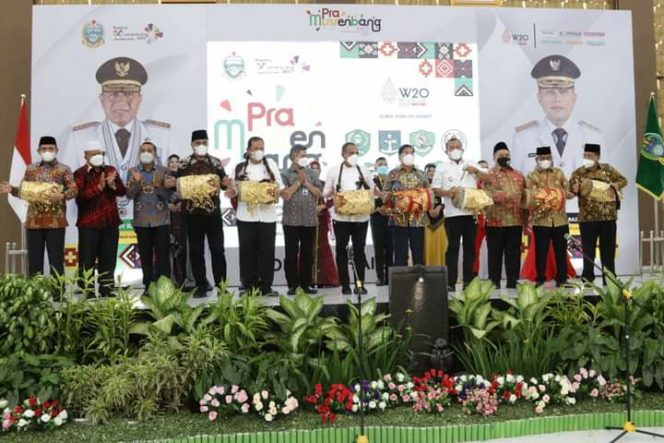 
					Bupati Madina Hadiri Pra-Musrenbang RKPD Sumut 2023 Zona Pantai Barat di Padang Sidimpuan