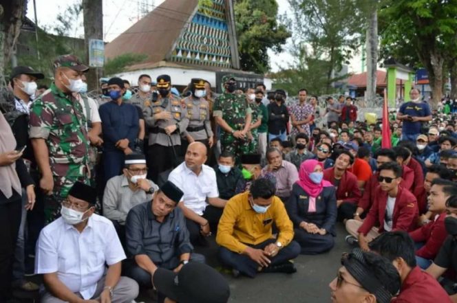 
					Unras Mahasiswa di Kota Padang Sidempuan Berjalan Damai Berkat Pengamanan Yang Humanis