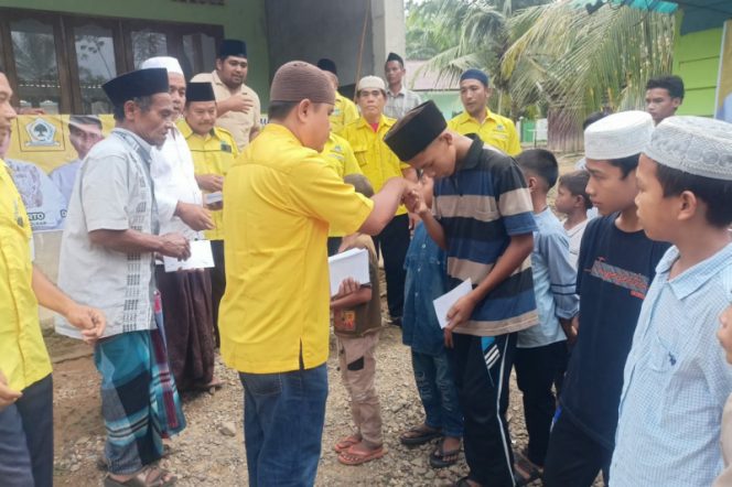 
					Berkah Ramadhan, DPD II Golkar Palas Santuni Anak Yatim di Kecamatan Barumun Selatan.