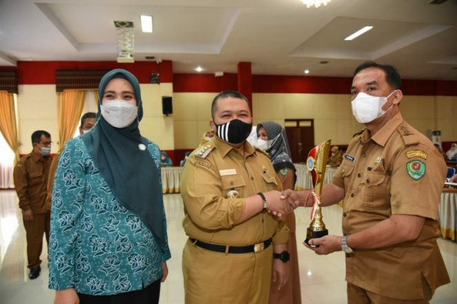 
					Bupati Tapsel : PKK Telah Banyak Membantu Dalam Menyukseskan Program Pemerintah