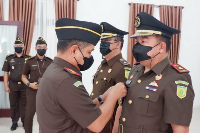 
					Kejari Madina Novan Hadian, SH. MH Pimpin Sertijab Kacabjari Natal
