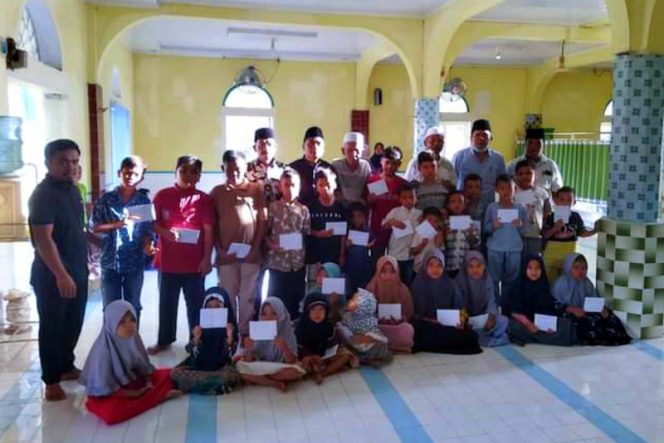 
					Camat Bukit Malintang Salurkan Santunan Kepada Anak Yatim di Desa Malintang Jae