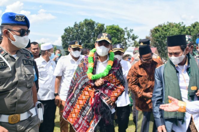 
					Gubsu Edy Kunker Di Palas, Bagikan BPJS Dan Sembako Kepada Masyarakat