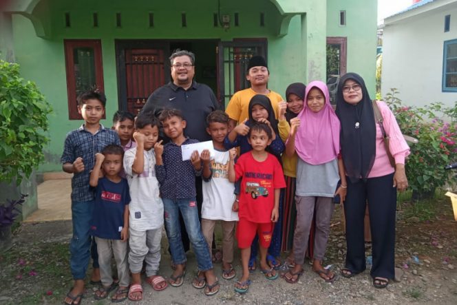 
					Camat Panyabungan Barat Salurkan Santunan Anak Yatim 172 Orang Serentak