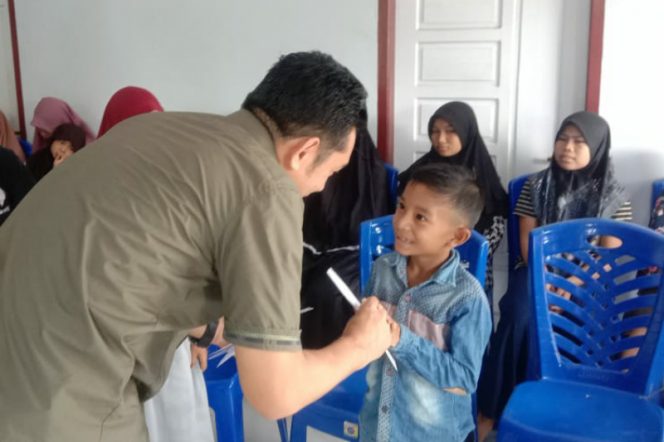 
					Camat Natal Salurkan Santunan Anak Yatim Dari Pemkab Madina dan Masyarakat Kampung Sawah