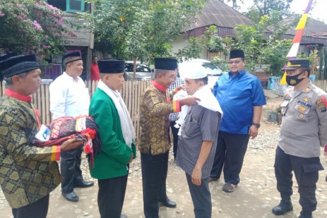 
					Mewakili Bupati, Asisten I Hadiri Halal Bihalal Marga Rangkuti, Parinduri, Mardia di Desa Runding