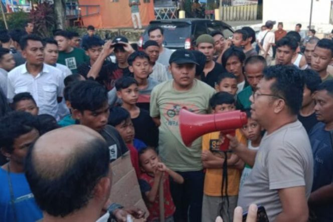 
					Kesal Peredaran Narkoba di Sibuhuan, Massa Tangkap Dan Arak 2 Pengedar Sabu Ke Kantor Polisi