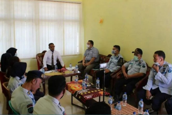 
					Kalapas Kelas IIB Padang Sidempuan Pimpin Rapat Persiapan Evaluasi Pembangunan Zona Integritas