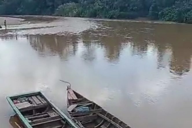 
					Akibat PETI, Warga Desa Batu Sondat Dan Kampung Kapas Keberatan Sungai Batang Batahan Keruh