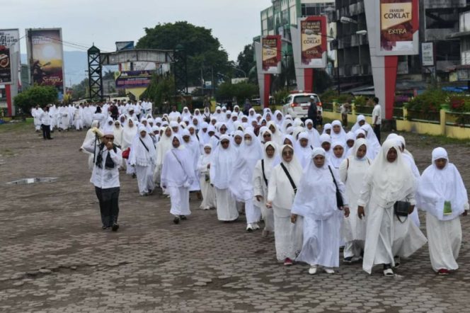 
					Walikota Irsan Lepas Manasik Haji Akbar Calon Jemaah Haji Kota Padang Sidempuan 2022