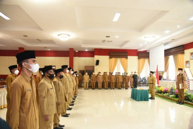 
					Bupati Tapsel Lantik Pejabat Pimpinan Tinggi Pratama dan Fungsional, Tumbuhkan Inovasi dan Prestasi