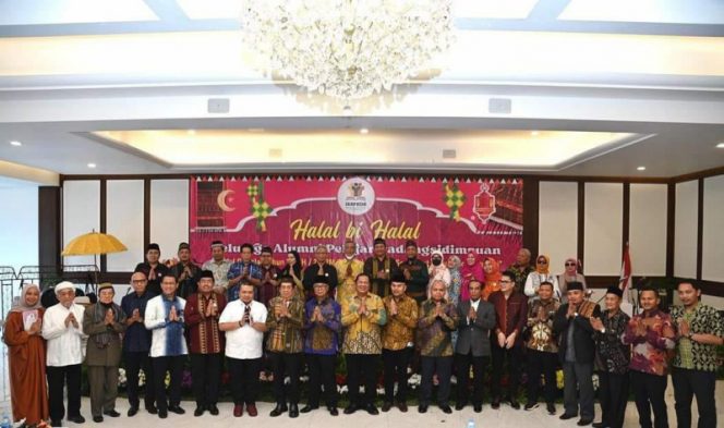 
					Walikota Irsan EFendi Nasution, SH Hadiri Acara Halal Bi Halal Keluarga IKAPADA