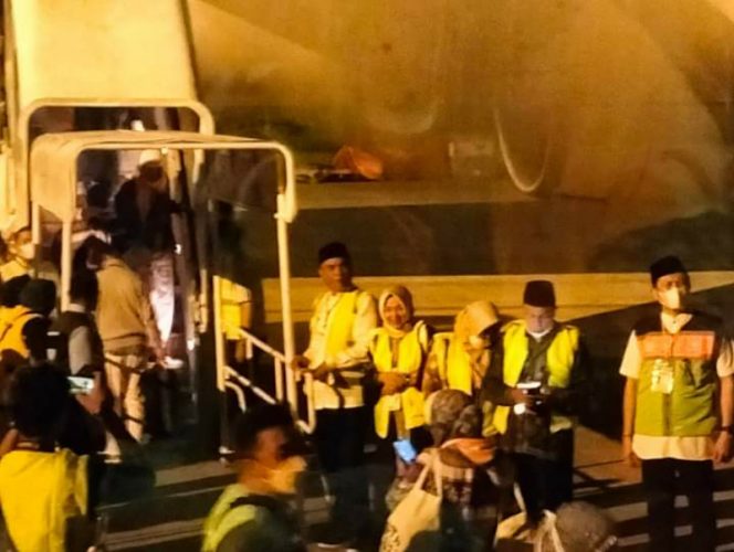 
					Bersama Gubsu Edy, Bupati Madina Lepas Jamaah Calon Haji Kloter I Dari Bandara Kualanamu