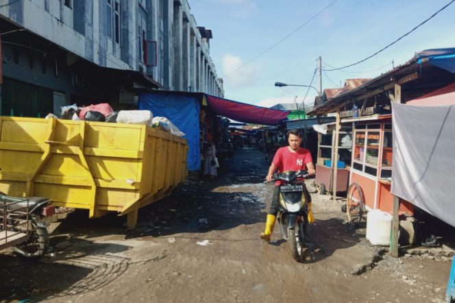 
					Pasar Lama Panyabungan Semakin Kumuh