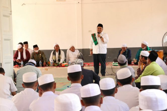 
					Bupati Serahkan Bantuan Untuk Pondok Pesantren se-Kabupaten Tapsel