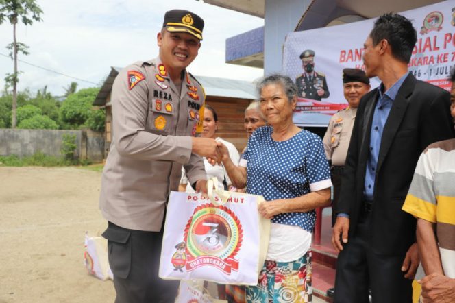 
					Rangkaian HUT Bhayangkara Ke-76, Polres Madina Laksanakan Bakti Sosial Ke Tempat Ibadah